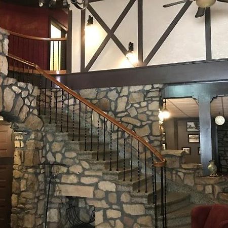 Ye Olde English Inn Hollister Εξωτερικό φωτογραφία